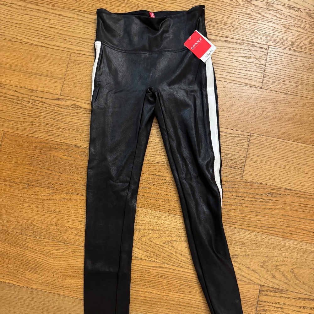 SPANX Faux Leather Stripped Legging NWT size small